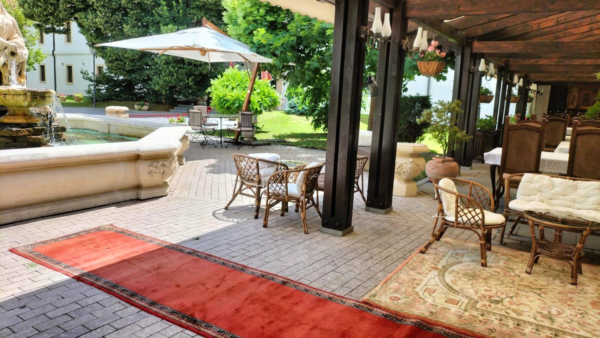 Hotel Medieval Alba Iulia Extérieur photo