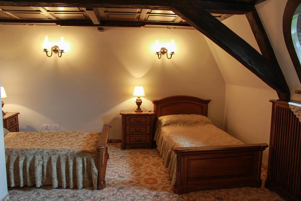 Hotel Medieval Alba Iulia Chambre photo