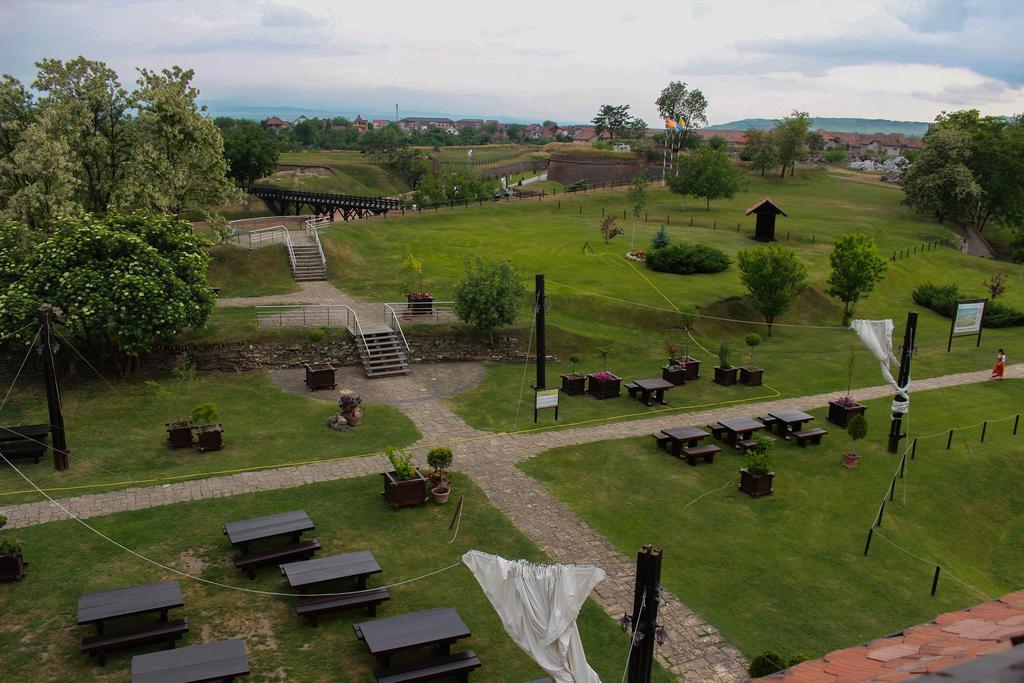 Hotel Medieval Alba Iulia Extérieur photo